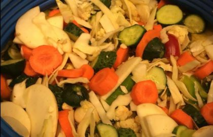 מלפפונים תערובת ירקות בחומץ